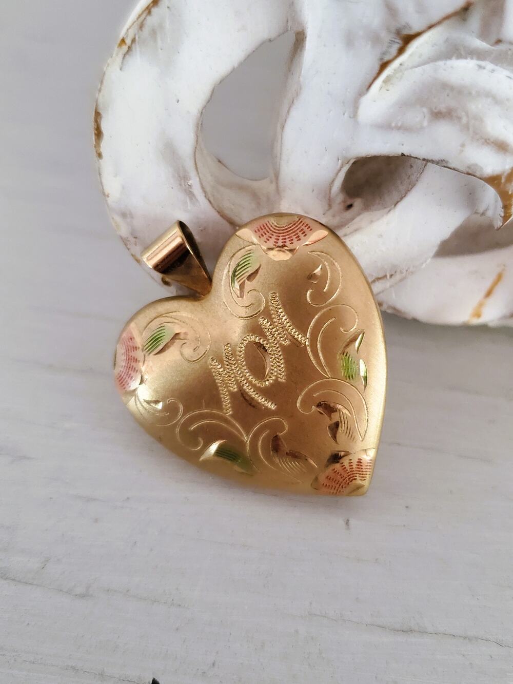 Vintage 1960s 14K Gold Fill PPC Engraved Mom Locket Pendant